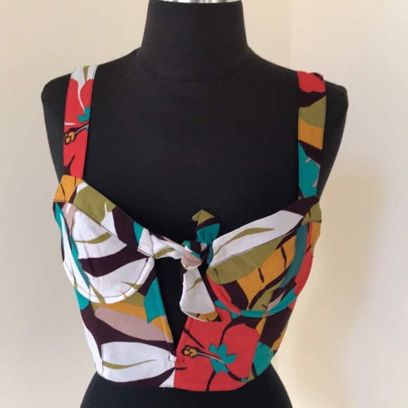 Astr Tops - NWT! ASTR small tie knot tropical multi crop top